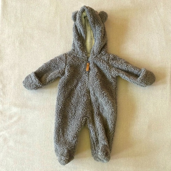 Carter’s NB fleece footed onesie with hood - Picture 1 of 5